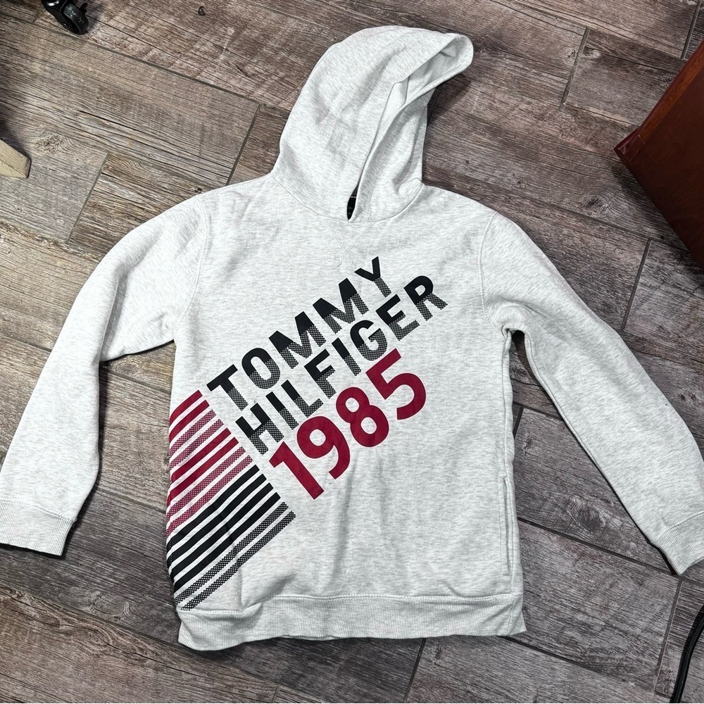 Tommy Hoodie (e)​​​​